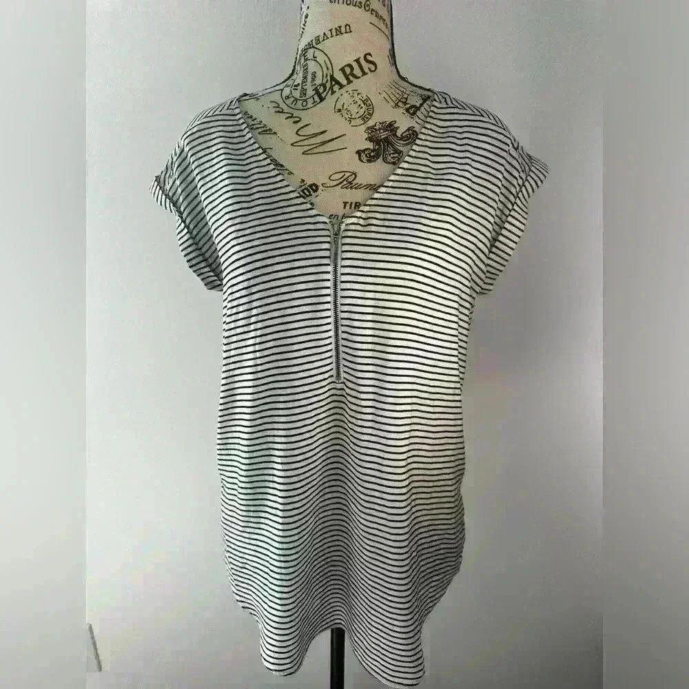 Womens Express Dress Tank Top Blouse Black White Striped Small 1/4 Zip Front S